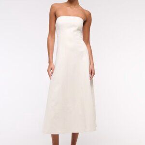 The A&F Mila Strapless Denim Midi Dress